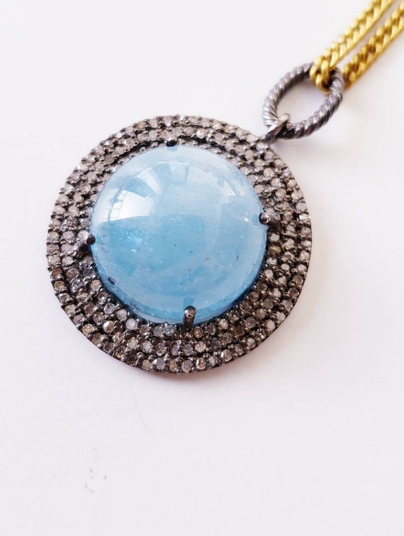 Aquamarine pendant with diamond halo | diamond pe