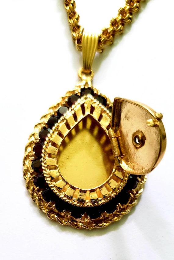 14k locket | ornate vintage garnet locket | 14k l… - image 3