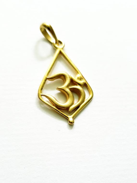 22k OM | Namaste pendant | 22k gold OMH charm