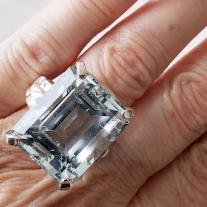 31 carat Aquamarine Art Deco ring | huge aquamarine ring