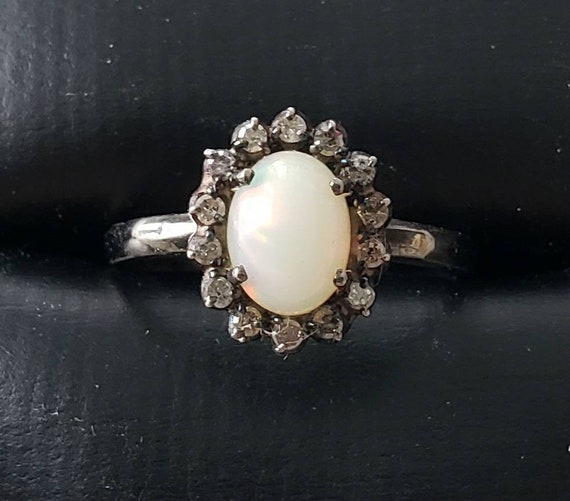 Opal ring | diamond halo ring | opal | cabochon op