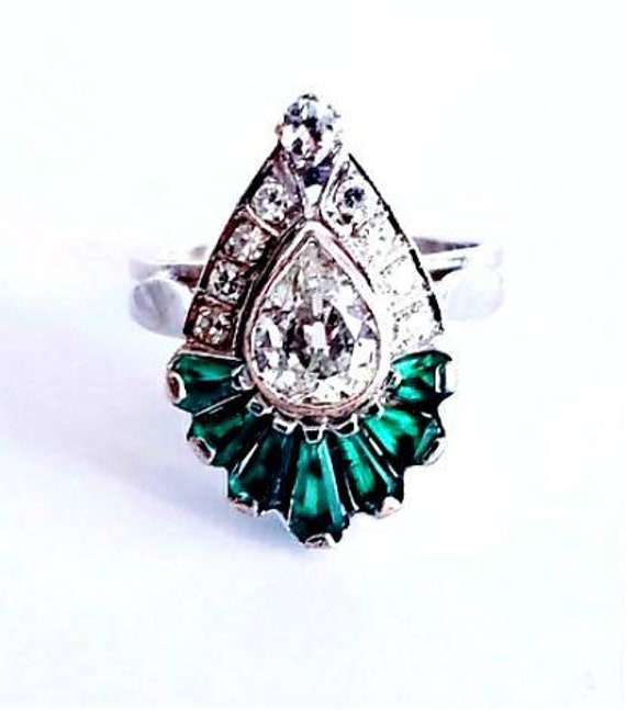 Stunning Pear cut diamond  ring | 18K diamond eng… - image 1