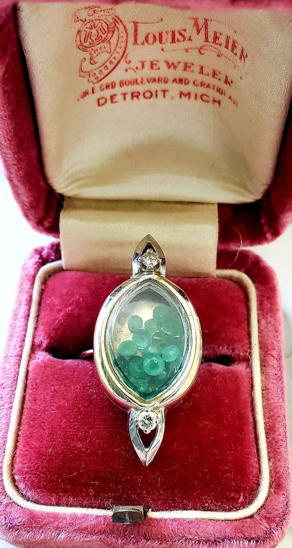 Emerald shaker ring | diamond ring | emerald shake