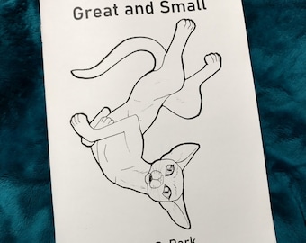 Op de afbeelding: Een zwart-witte illustratie van een kat op een witte pagina. De titel van het boek is "All Creatures Great and Small" en de auteur is "S. Park".