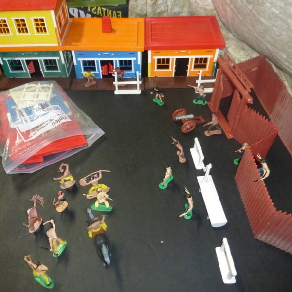 VINTAGE Western Town, Fort Apache, Cowboys, and Indians! Fort Apache Play Town w/Lots of Extras!!!