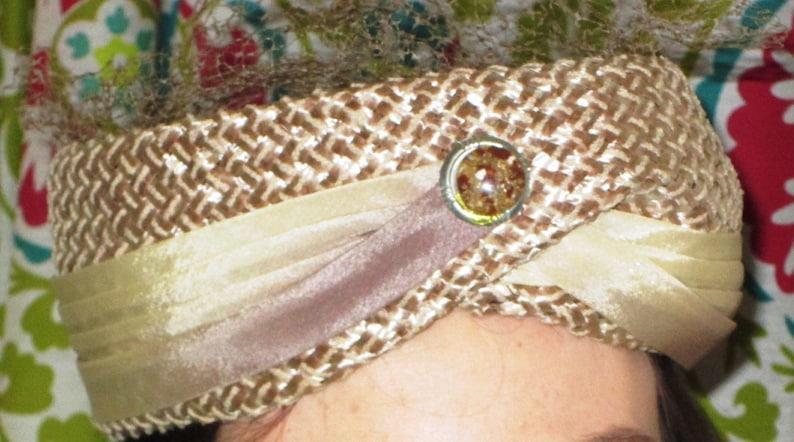 Straw adorned wCream colored SatinSateen Ribbon Very Elegant VINTAGE Hat Tulle /& a Beautiful Marbleized Stone in neutral colors