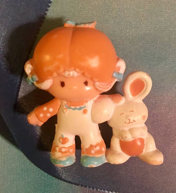 AMERICAN GREETING STRAWBERRY SHORTCAKE FIGURE HOPSALOT