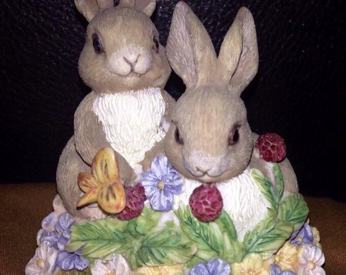 VINTAGE RUSS Berrie & Company, Inc Bunny figurine.  EASTER Figurine - Two Bunny Rabbits in a Bed of Flowers, "Nature's Wonder"