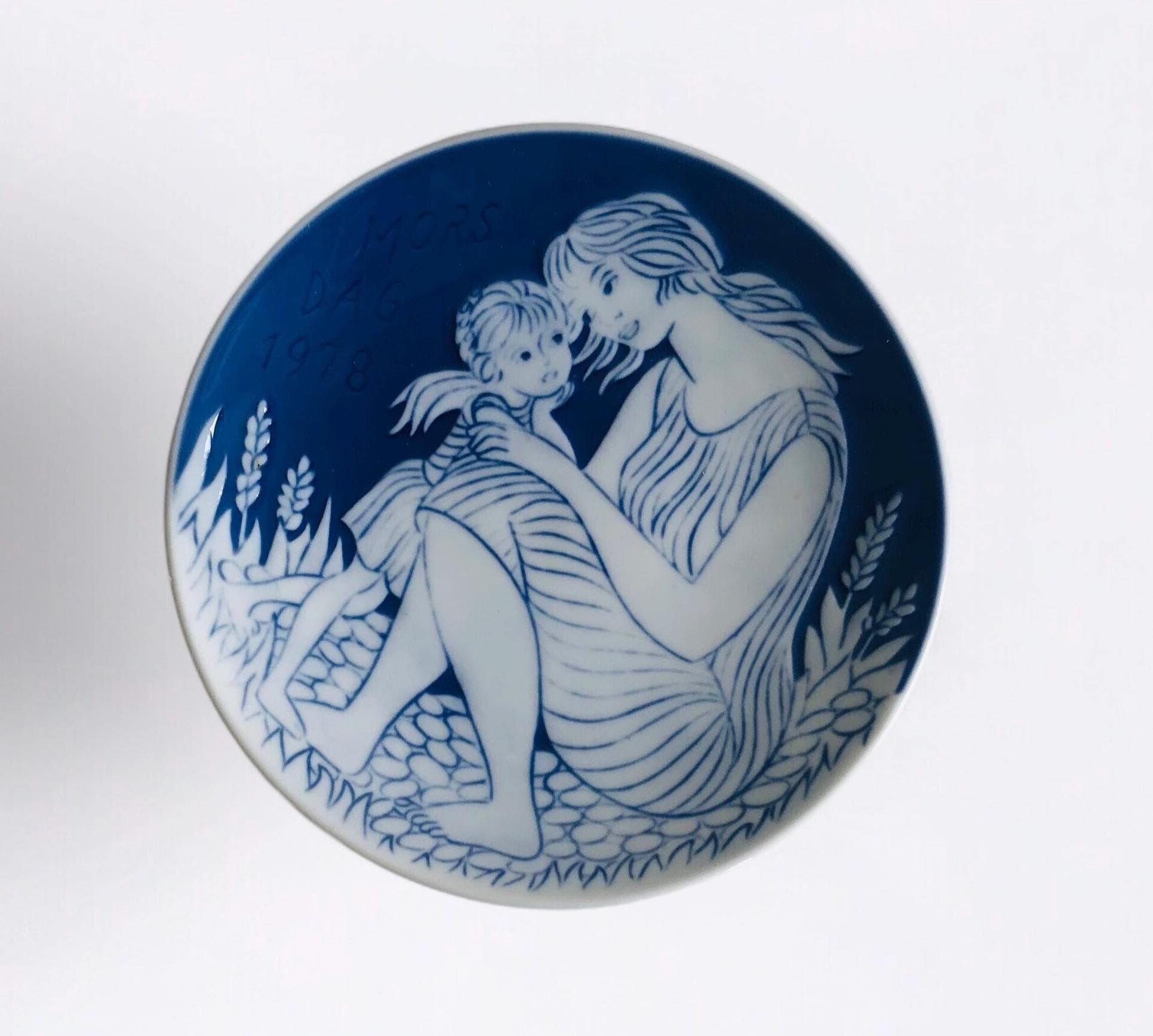  /ロイヤル・コペンハーゲン 母の日 1972 ROYAL COPENHAGEN (ロイヤル・コペンハーゲン) 飾り皿 1972年 母の日