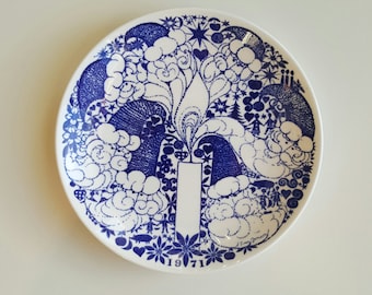 Beautiful Gustavsberg Sweden Christmas plate no.1 year 1971 wall hanging designed by Sven Jonsson