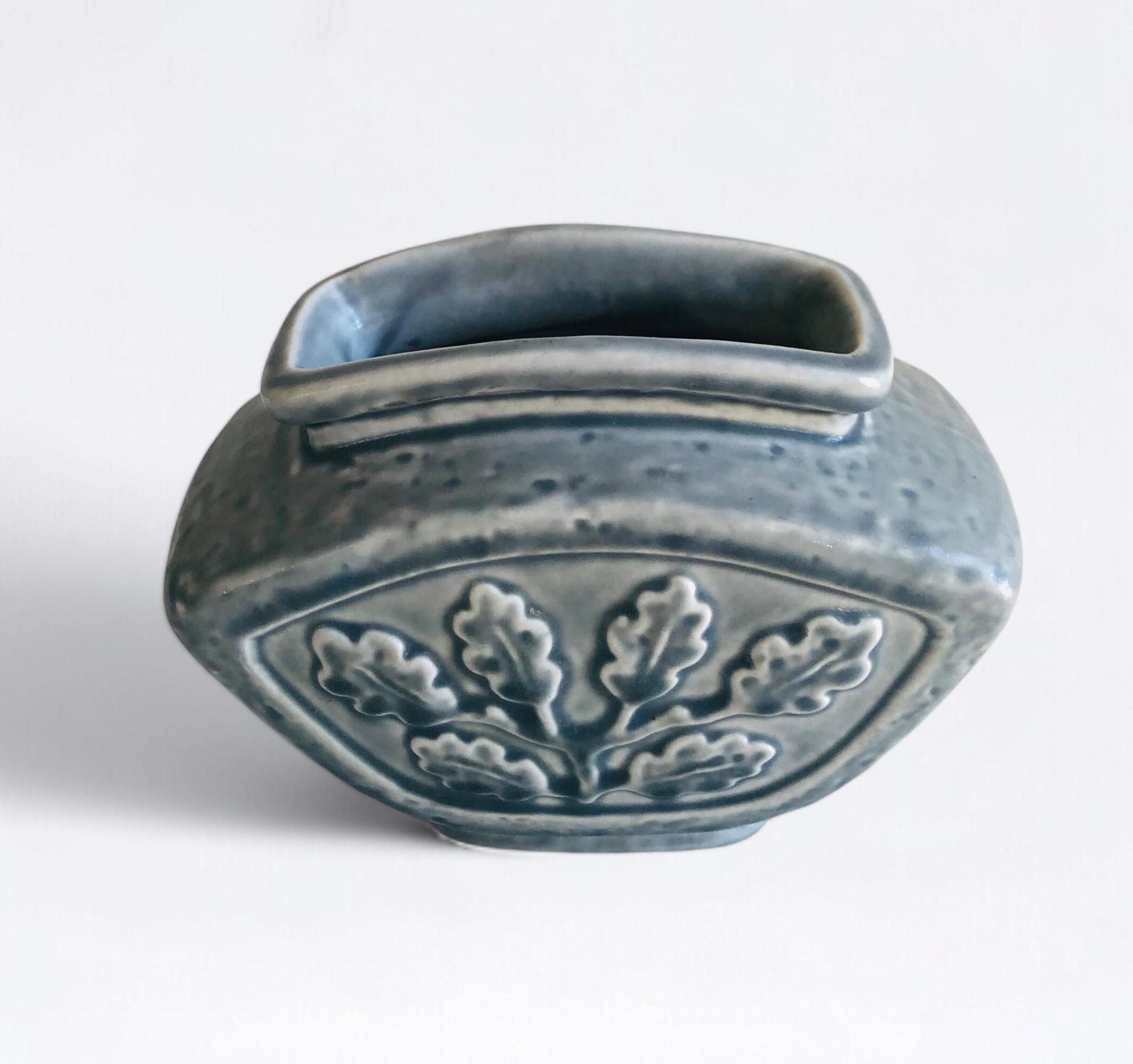 グンナー・ニルンド「エクレフ」ロールストランドの彫刻花瓶 – グレー