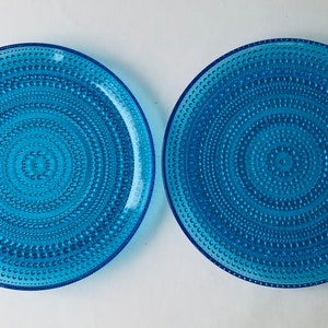 Two Kastehelmi Turquoise large plates/platters designed by Oiva Toikka for Nuutajärvi 1964