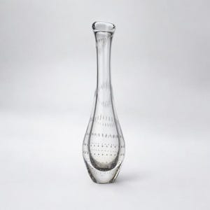 Stunning Vicke Lindstrand  Glass Vase 41331, with controlled bubbles for Kosta Boda, Sweden vintage 1950s signed