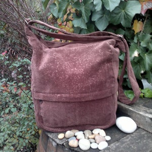 Sac à bandoulière marron en velours côtelé