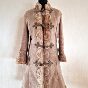 Vintage Light Brown Womens Sheepskin Coat Size Medium to Large
