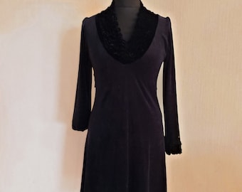 Vintage Women Black Velvet Dresses Long Sleeve Medium Size