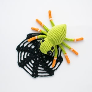 Cute crochet spider toy pattern, printable amigurumi PDF pattern, kids&#39; room Halloween decor, spider web, Swedish and English US terms