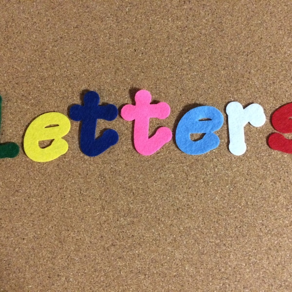 Die Cut Felt lettre avec du fer sur adhésif - De nombreuses couleurs disponibles - 1 Pouce (2,5cm) De hauteur. Choisissez vos lettres ou vos numéros!
