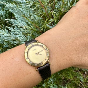 Vintage Gucci  3000.2.L Gold Plated Lady's Quartz watch Swiss Made