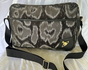 Vivienne Westwood Vintage Leopard pattern , shoulder bag , crossbody  bag , messenger bag , Genuine leather , London , Made in Italy
