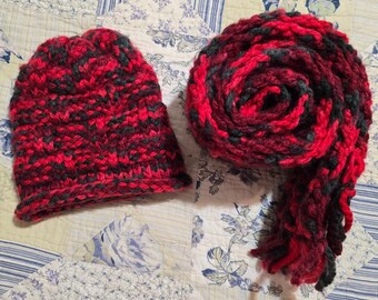 Crocheted Soft Scarf and Beanie Hat Set Christmas Red White  display picture 1