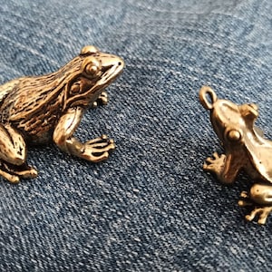 Brass Frog,Brass Frog Statue,Frog Pendant,Antique Collection,Table Decoration,Brass Frog Figurine,Brass Animal Figurine,Brass Pendant,Q6W