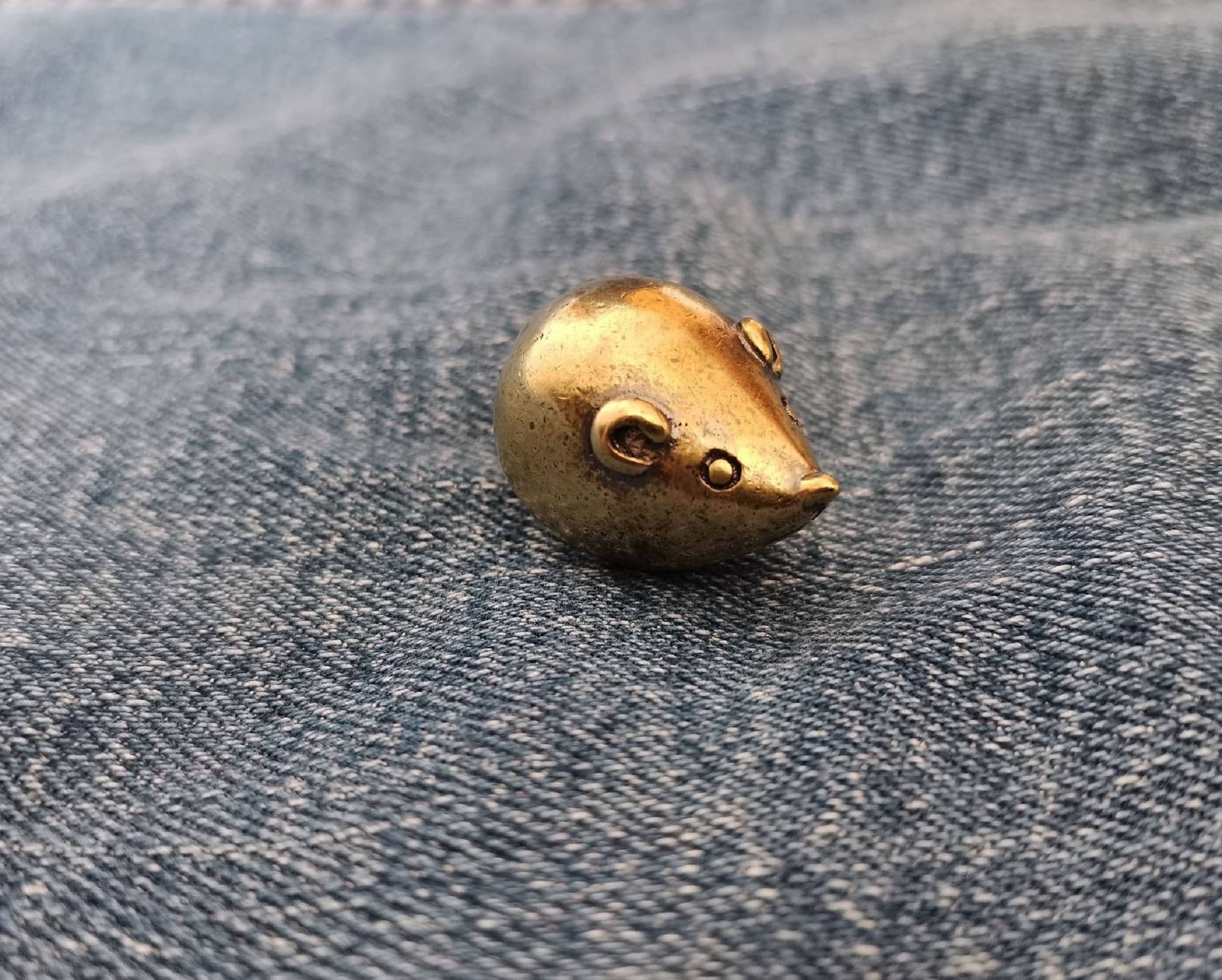 Rato de latão, chaveiro de latão, rato de latão retrô, coleção antiga, pingente de latão, estatueta de rato de latão, pingente de animal de latão