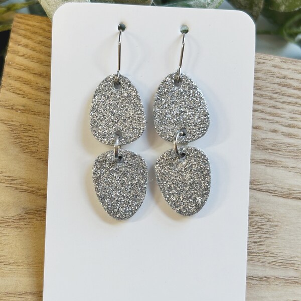 Mini size, silver fine glitter linked earring