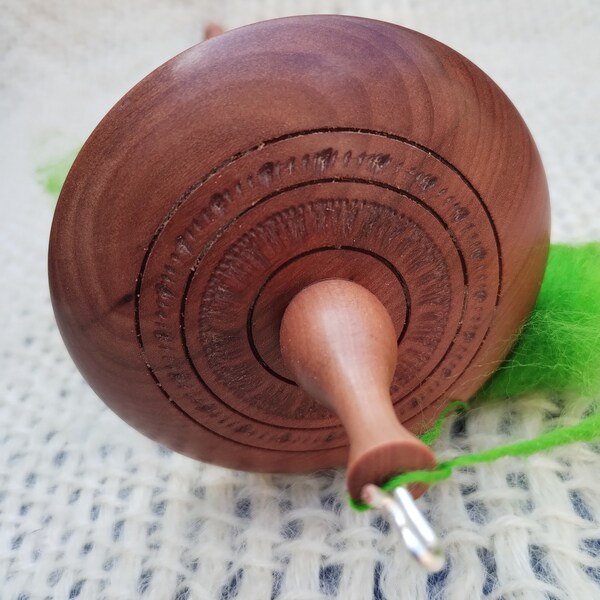 Drop spindle in Pear whorl and shaft 1.3//8 oz 40 grms