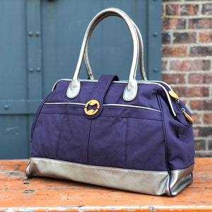 carry on bag, cabin bag, duffel bag, weekender bag the CASSIA weekend bag for women image 2