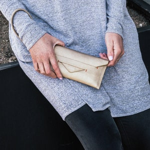Cartera vegana, cartera para tarjetas de crédito, cartera de muñeca: la DELANCEY en 3 colores