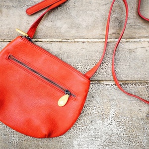 Umhängetasche, vegane Ledertasche, Geschenk für die beste Freundin - die WILLOUGHBY (5 Farben)