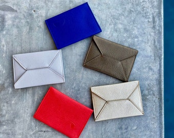 Minimalistischer Kartenhalter aus veganem Leder: Brieftasche mit Umschlag