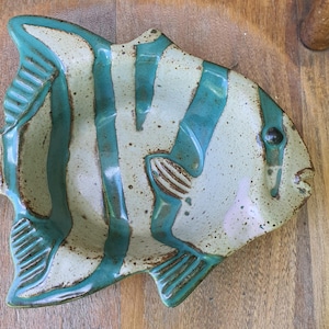 Vintage Tom Chamberlain Studio Art Pottery Fish Bowl – Green Striped Stoneware Dish
