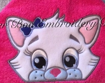 Super Cute She Cat Towel Peeker Embroidery Applique Design. 5x7" hoop. This is a design file only not a ready made towel.