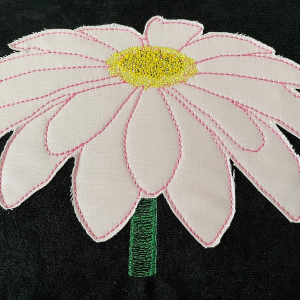 Raw Edge Daisy Applique Design. Two variations for both of the 4x4" and 5x7" hoops. This is a design file only not a ready made item.