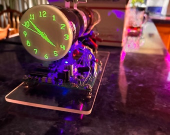 Oscilloscope Clock 3" round CRT (cathode ray tube) original vector version OSC4.6 scope clock green 3BP1