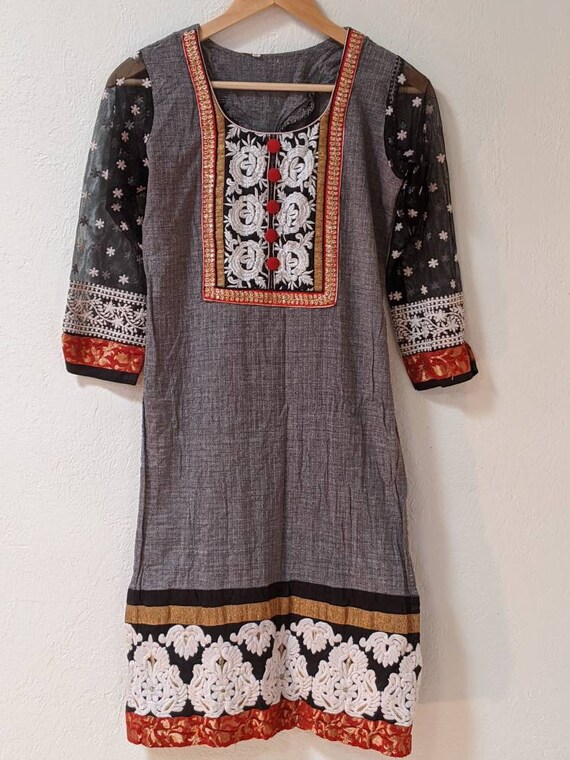 Vintage Tunic w/ Sheer Sleeves Daisies and Indian