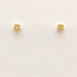 Yellow sapphire stud earrings, yellow gemstone stud earrings, September birthstone stud earrings, yellow sapphire jewelry, yellow solitaire