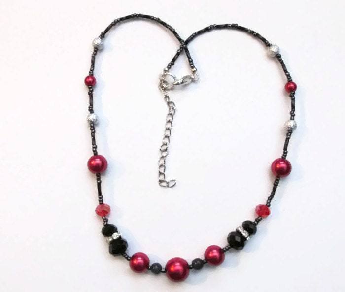 Red Black Beaded Necklace Red Glass Pearls & Crystals Black