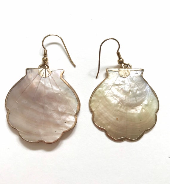 Vintage Mother of Pearl Shell Earrings