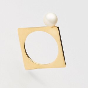 Pearl Minimalist engagement ring. Square geometric stackable band. Chic staple timeless Wedding jewellery. Signature delicate jewelry.