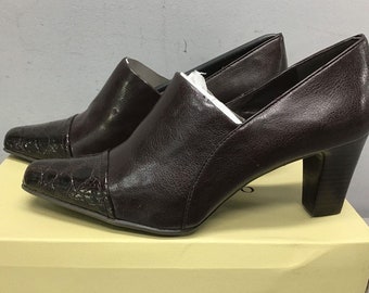 Franco Sarto Pumps size 7 1/2 M Chunky 2 1/2 Inch Heels 2 Tone Brown with Faux Gator Tip Shoes