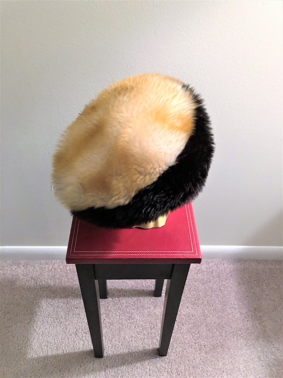 Vintage Fur Beret Hat Lambswool Sheepskin Hat Wool Hat Made  display picture 1