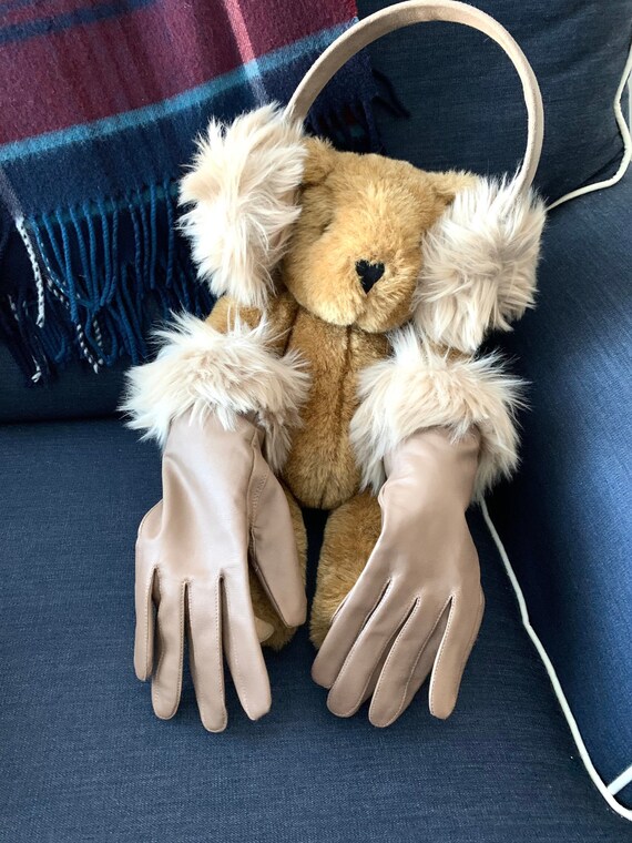 Vintage Ear Muffs & Matching Leather Gloves in Beige … Gem