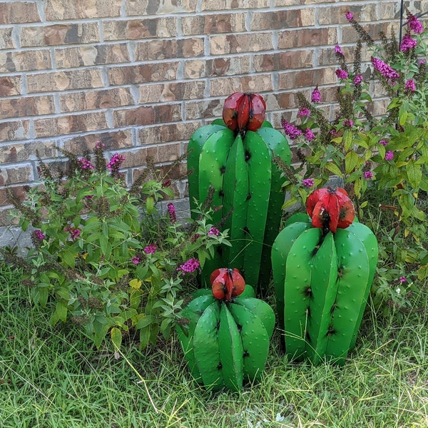 Metal Cactus Yard Art - Etsy