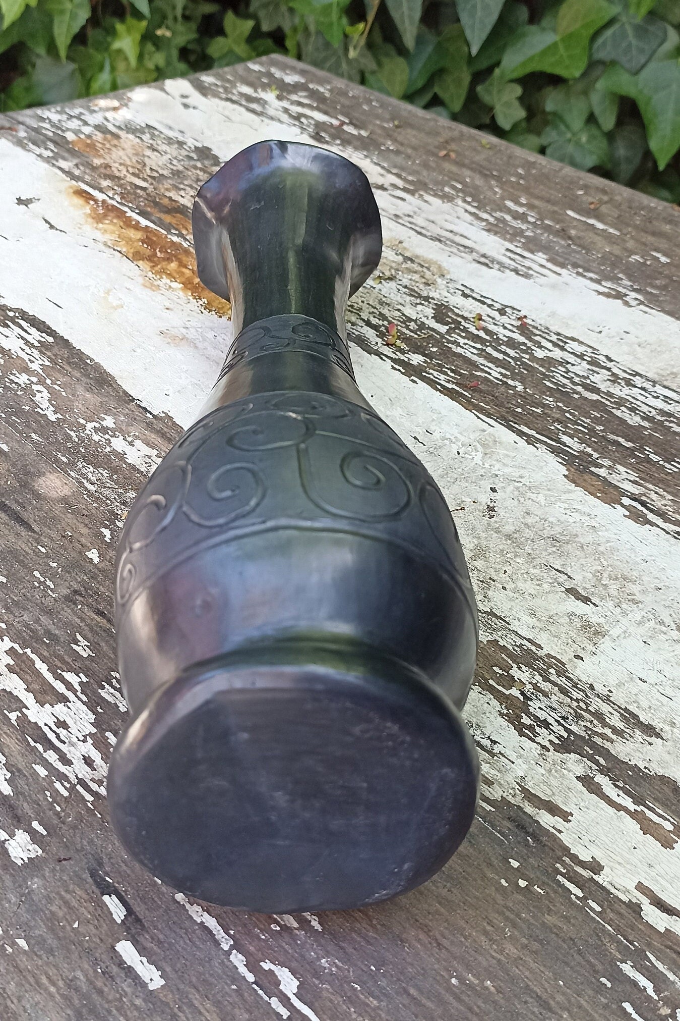 黒い花瓶、手作りのバロ・ネグロのメキシコ陶器、オアハカの民芸品