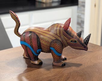 アルマジロ アレブリヘ フュージョン アート アルテサニア