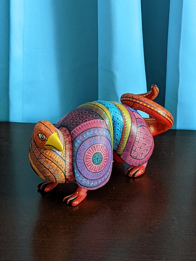 Armadillo Alebrije Fusion Art Artesania Mexicana, Oaxacan Art Animal Wood Carving, Idea regalo messicana Alebrije, Alebrijes fatti a mano immagine 4