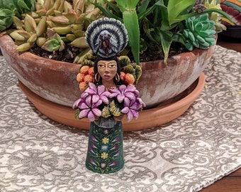 Figurina di venditore di fiori con tacchino / Argilla scolpita a mano e arte popolare messicana di Oaxaca